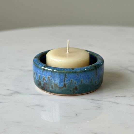 “Arabella” Pottery Tall Tea Light Beeswax Candle Holder and Pack of 6 candles