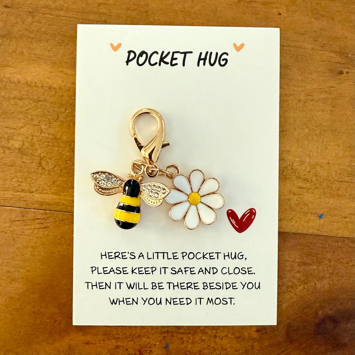 Pocket Hug - Bee & Flower Clasp