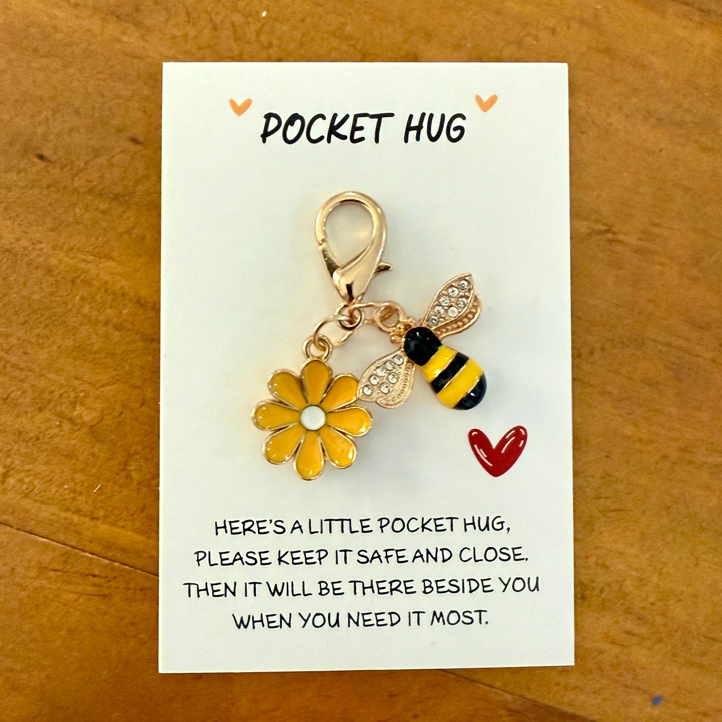 Pocket Hug - Bee & Flower Clasp