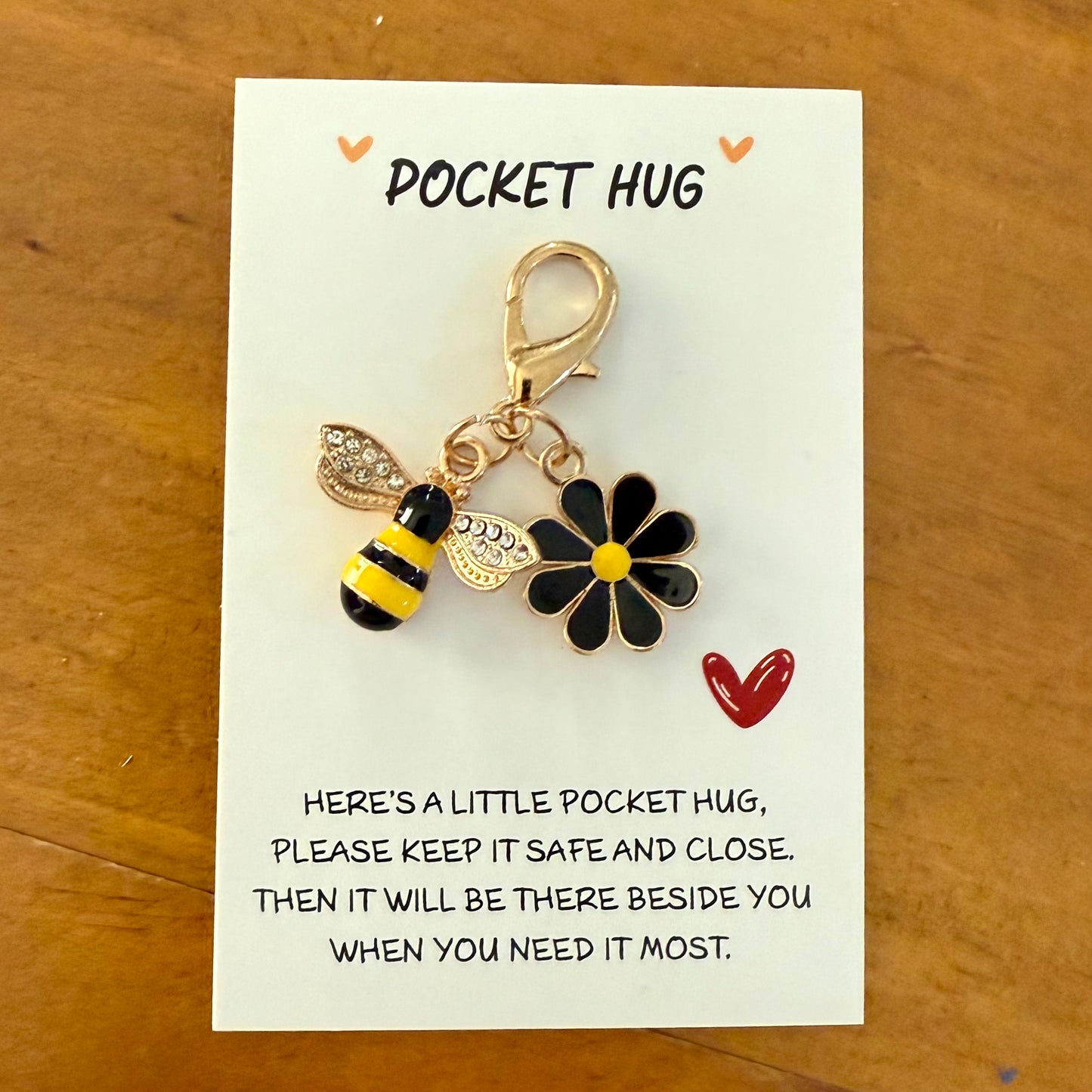 Pocket Hug - Bee & Flower Clasp