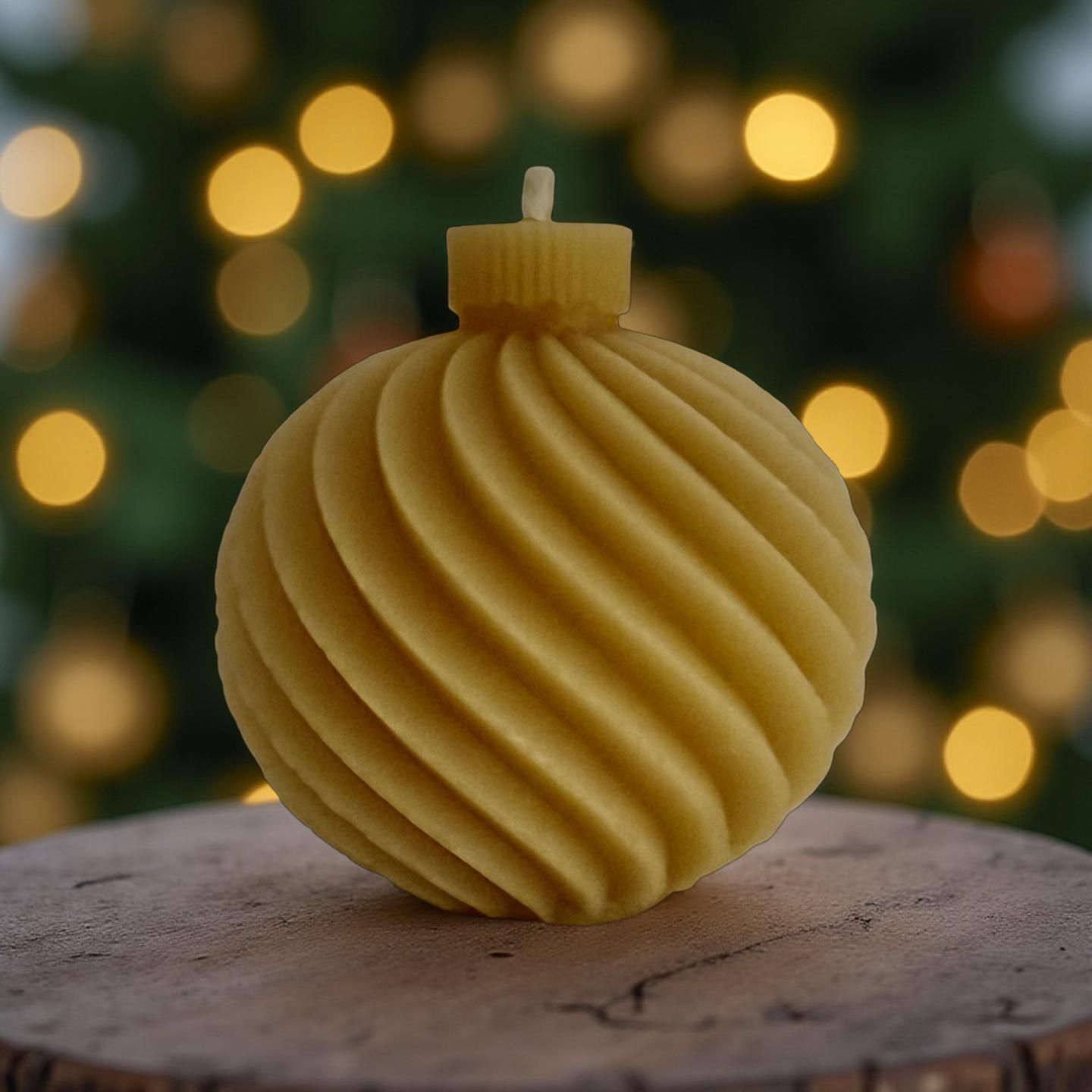 Christmas Bauble Pure Beeswax and Cotton Wick Candle